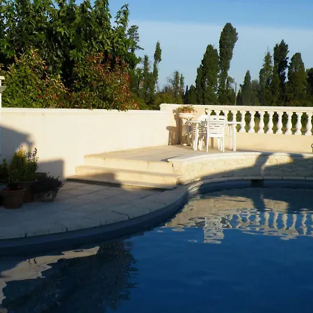 Maison De La Mascotte Holiday home Chateaurenard